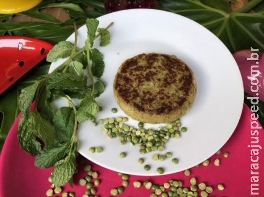 Para sobreviver sem carne, Vitória criou hambúrguer até de ervilha com hortelã