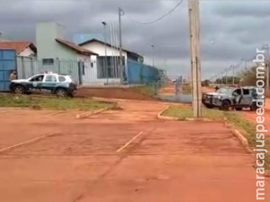 PM controla princípio de rebelião em Unei com 25 internos PM controla princípio de rebelião em Unei com 25 internos