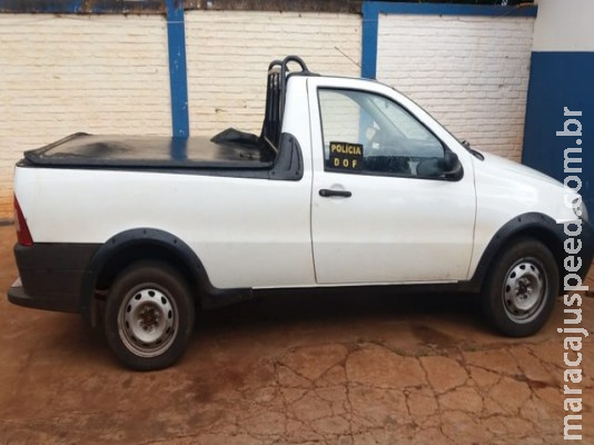 Polícia flagra motorista com 30 pneus do Paraguai na carroceria de carro e ele alega que queria revender em SP