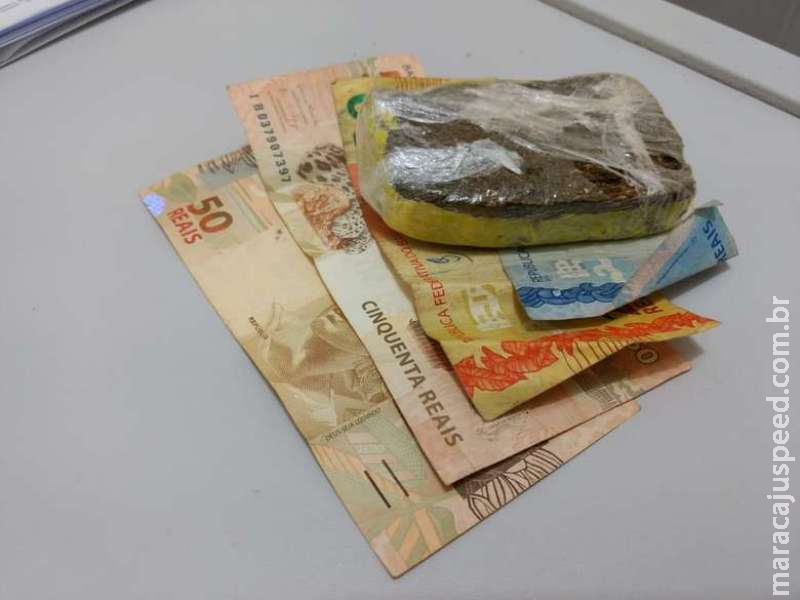 Preso acusado por tráfico, jovem diz ter comprado maconha para consumo próprio Preso acusado por tráfico, jovem diz ter comprado maconha para consumo próprio