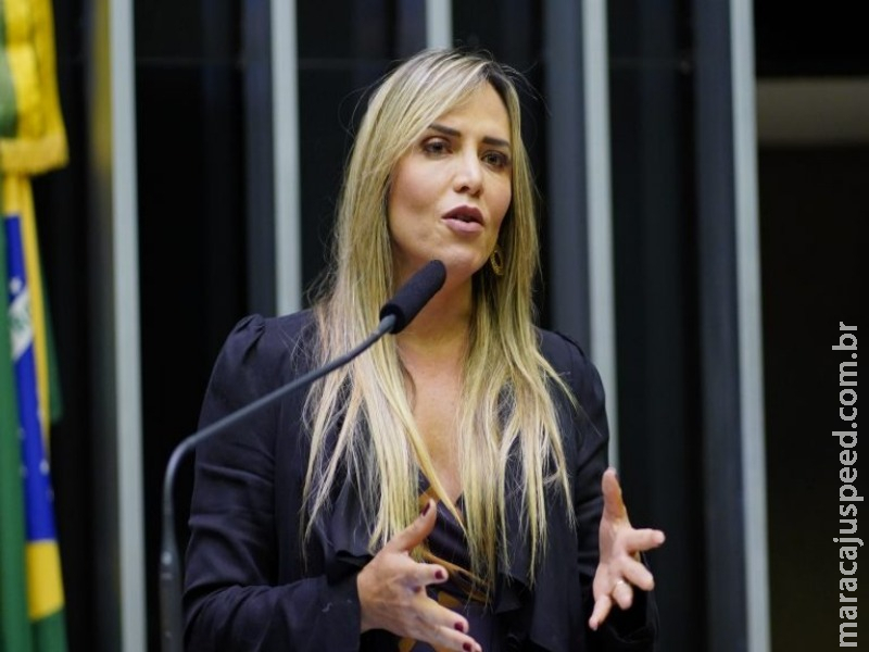 Projeto dispensa drogarias de obter autorização de funcionamento da Anvisa Projeto dispensa drogarias de obter autorização de funcionamento da Anvisa