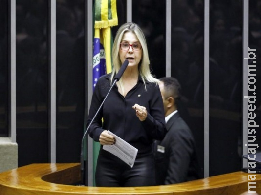 Proposta obriga anunciante a informar que foto de modelo foi editada Proposta obriga anunciante a informar que foto de modelo foi editada