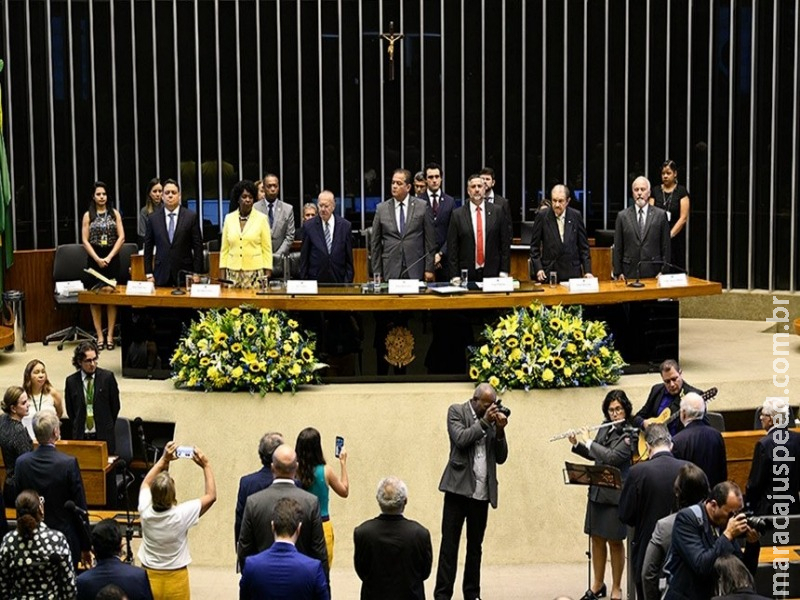 Sessão solene do Congresso celebra os 31 anos da Constituição Sessão solene do Congresso celebra os 31 anos da Constituição