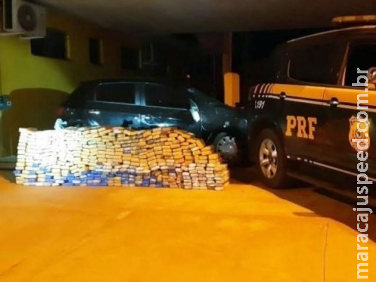 Traficante abandona veículo com mais de 400 kg de maconha na BR-262