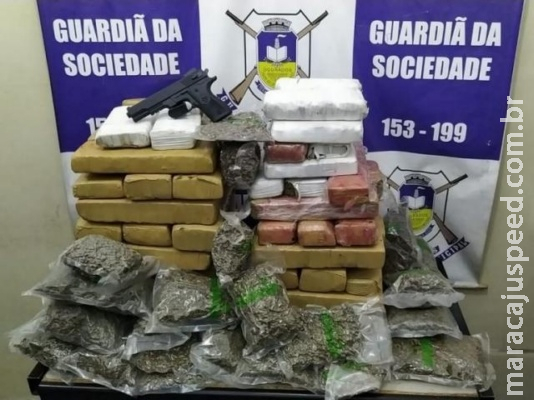 Traficante é preso com arma, maconha e skunk que seriam levados para SP