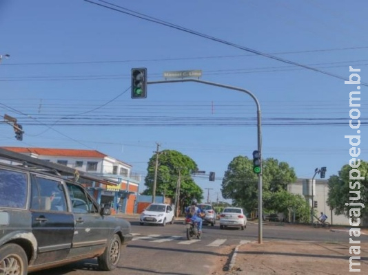 Após colisão em cruzamento, motorista bêbado ameaça policiais e é preso Após colisão em cruzamento, motorista bêbado ameaça policiais e é preso