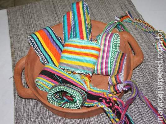 Artesãos reforçam identidade regional em oficina de Faixas Pantaneiras