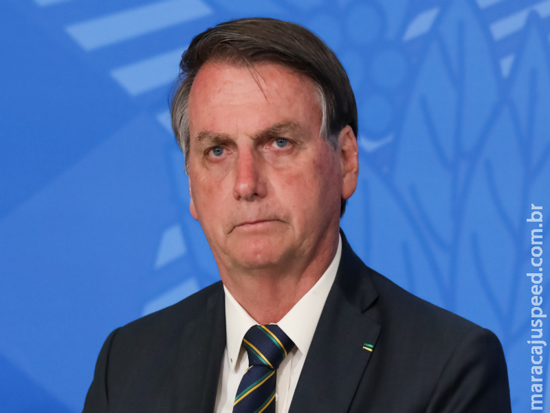 Bolsonaro diz que gostaria de dólar abaixo de R$ 4 e cita impacto externo Bolsonaro diz que gostaria de dólar abaixo de R$ 4 e cita impacto externo
