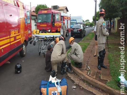 Carro avança preferencial e deixa motociclista ferido