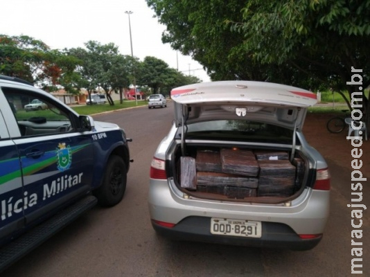 Carro com meia tonelada de maconha é apreendido na Gunter Huns Carro com meia tonelada de maconha é apreendido na Gunter Huns