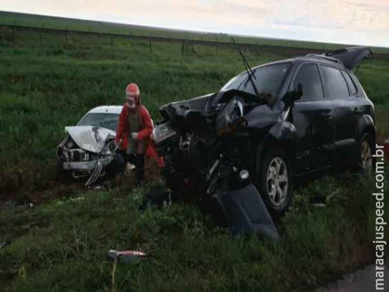 Colisão frontal em rodovia deixa uma pessoa morta Colisão frontal em rodovia deixa uma pessoa morta