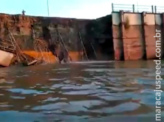 Desmoronamento de barragem avança e obra é discutida Desmoronamento de barragem avança e obra é discutida