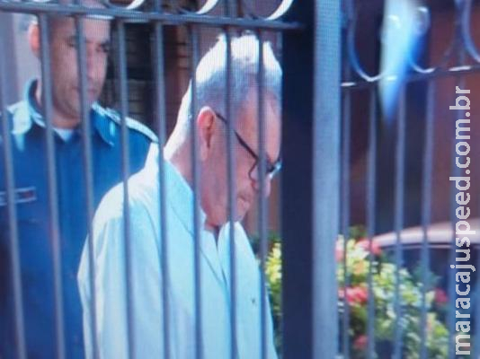 Ex-médico preso por mutilar mulheres em cirurgias passa por perícia médica