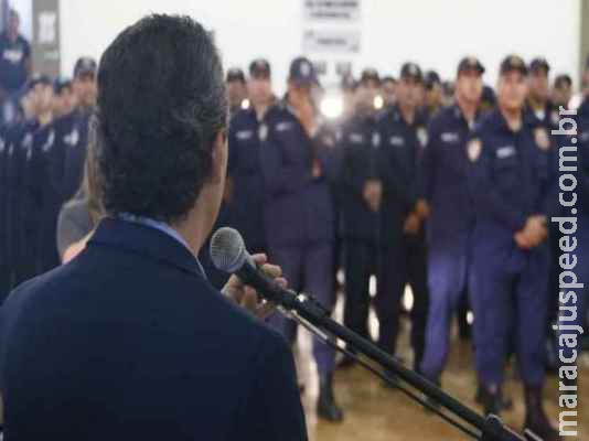 Exigência de alvará de táxi será cumprida, mas caso pode parar na Justiça, diz prefeito 