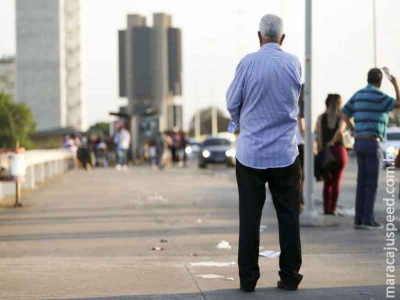 Expectativa de vida no Brasil sobe para 76,3 anos Expectativa de vida no Brasil sobe para 76,3 anos