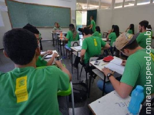 Governo de MS amplia número de vagas em concurso para administrativos da educação