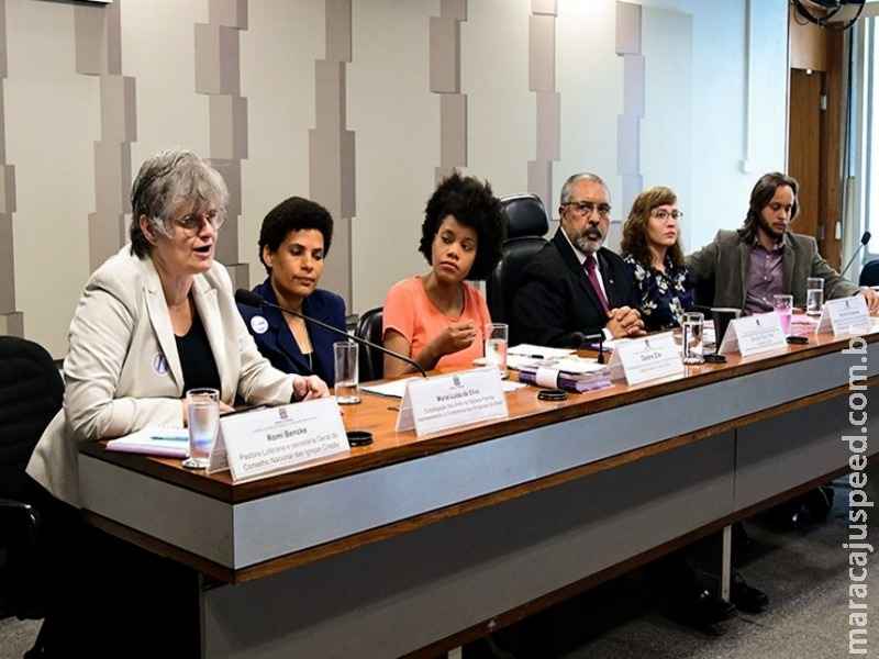 Igrejas têm papel na superação da violência contra a mulher, diz pastora Igrejas têm papel na superação da violência contra a mulher, diz pastora