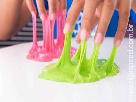 Lei proíbe uso e venda de slimes com substância que pode causar intoxicação em crianças 