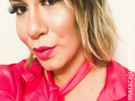 Marília Mendonça comemora primeiro leite materno 