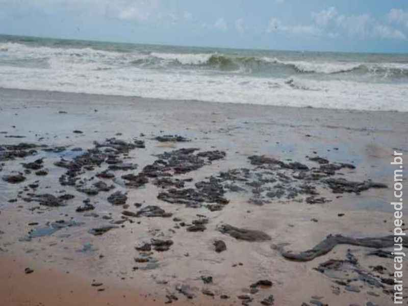 Marinha: fragmentos de óleo chegaram a praia do Espírito Santo Marinha: fragmentos de óleo chegaram a praia do Espírito Santo