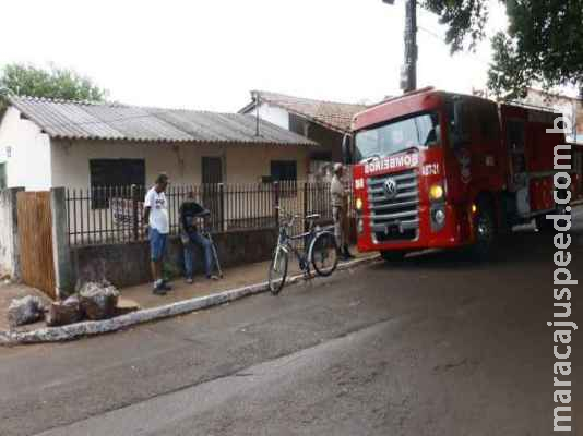 Morador de rua é achado morto seminu em casa abandonada Morador de rua é achado morto seminu em casa abandonada