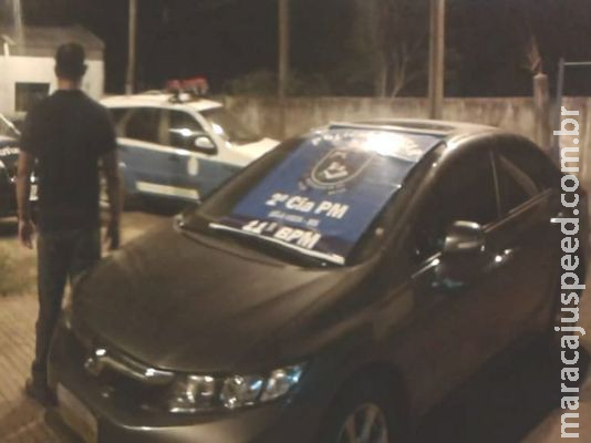 Polícia apreende veículo com identificadores adulterados e preparado para o transporte de entorpecente Polícia apreende veículo com identificadores adulterados e preparado para o transporte de entorpecente