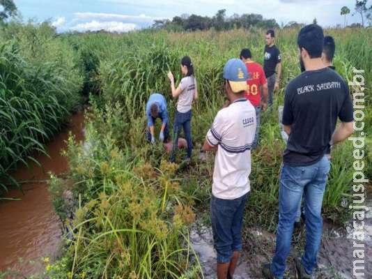 Populares encontram corpo em avançado estado de decomposição próximo a córrego