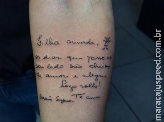 Saudade da mãe é tão forte que recadinho carinhoso foi parar nos braços da filha