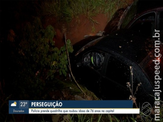 Suspeitos de assalto a idoso em MS são presos ao caírem com carros em buraco quando fugiam da polícia