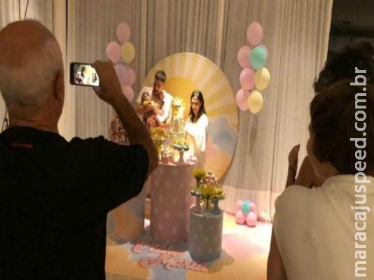 Tatá Werneck e Rafael Vitti celebraram o primeiro mês de Clara Maria