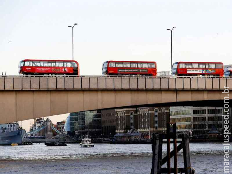 Uma pessoa morre e 5 ficam feridas em ataque na Ponte de Londres Uma pessoa morre e 5 ficam feridas em ataque na Ponte de Londres