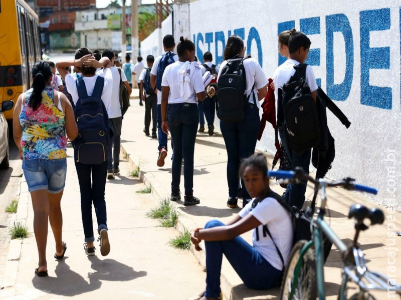 Adesão a programa de ensino médio integral ficam mais flexível