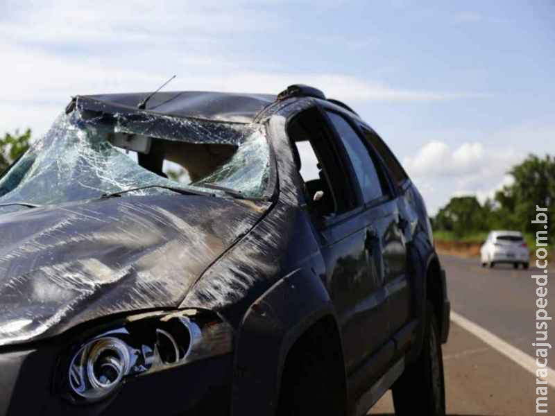 Andarilho invade pista e provoca acidente com capotamento na BR-163