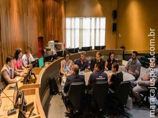 Após audiência de 3 horas, trabalhadores da Engelmig aceitam proposta e terminam greve