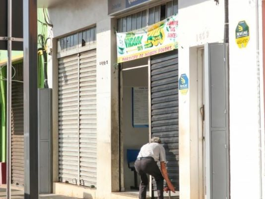 Bandidos arrombam cofre e fogem com dinheiro de lotérica