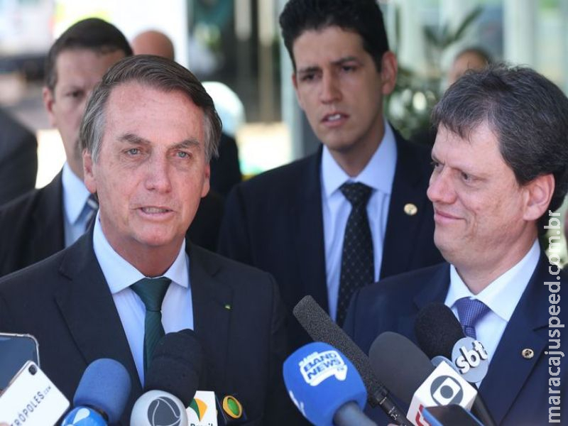 Bolsonaro diz que preço dos combustíveis está alto para consumidor Bolsonaro diz que preço dos combustíveis está alto para consumidor