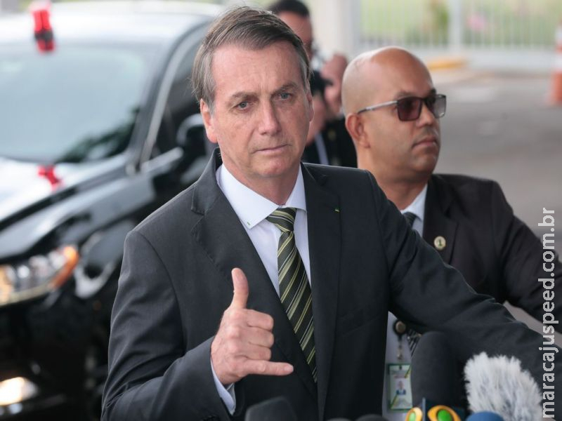 Bolsonaro diz que usará canal aberto com Trump para falar de tarifas Bolsonaro diz que usará canal aberto com Trump para falar de tarifas