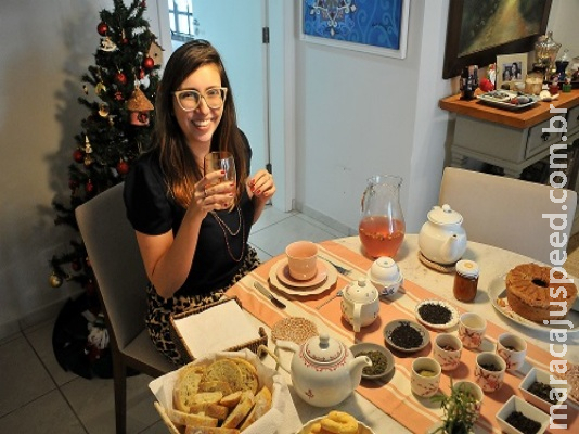 Bruna criou perfil na internet para difundir sua paixão pelo chá