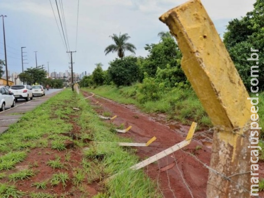 Carro desgovernado arrasta cerca de área militar na Euler de Azevedo