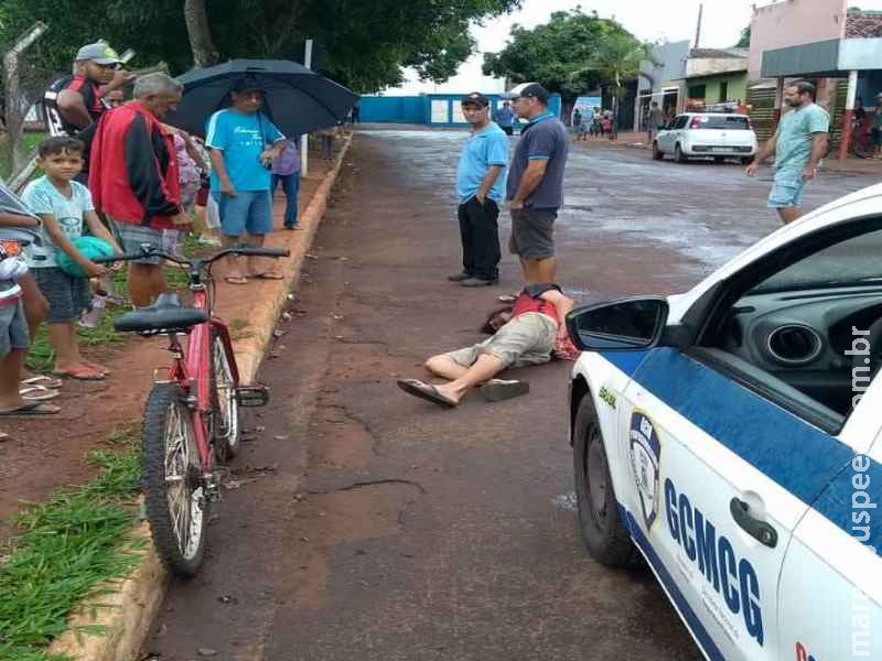 Criança fica em estado grave ao ser jogada de cabeça no chão por desconhecido