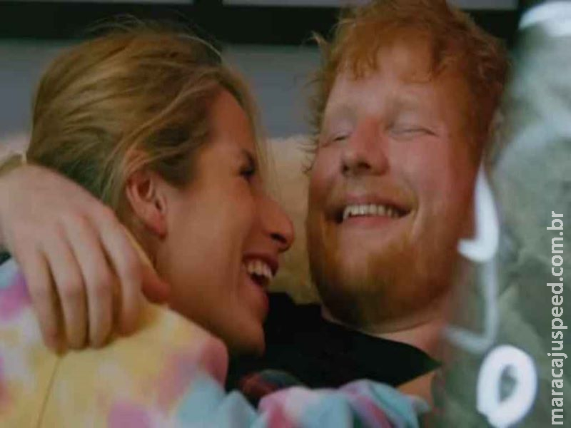 Ed Sheeran e a mulher aparecem pela primeira vez em vídeo