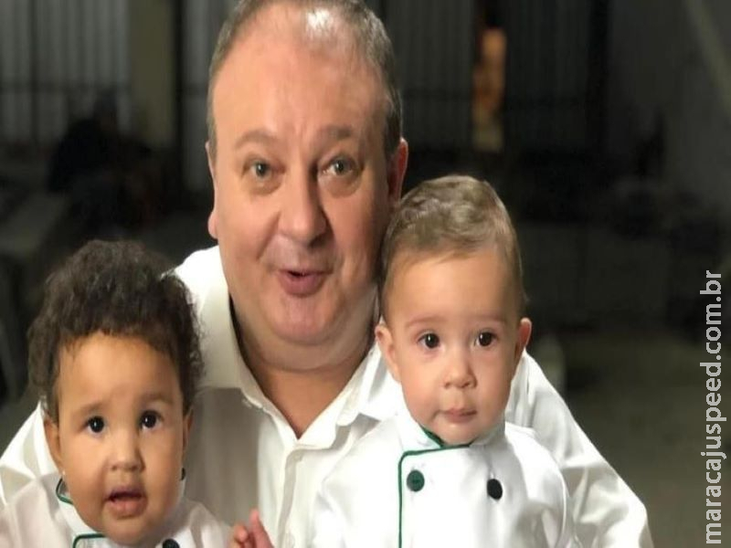 Erick Jacquin veste filhos de mini chefs e comemora o aniversário dos bebês Erick Jacquin veste filhos de mini chefs e comemora o aniversário dos bebês
