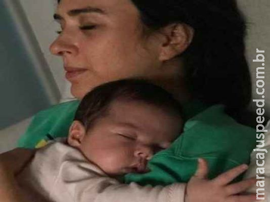 “Estou neurótica ainda”, diz Tatá sobre maternidade 