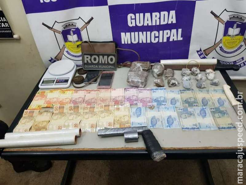 Flagrados fumando maconha, irmãos são detidos e Guarda fecha “boca de fumo Flagrados fumando maconha, irmãos são detidos e Guarda fecha “boca de fumo