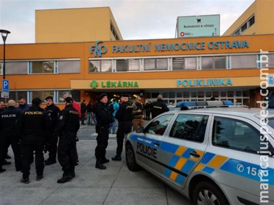 Homem invade hospital e mata seis pessoas na República Tcheca Homem invade hospital e mata seis pessoas na República Tcheca