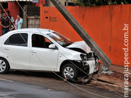 Lei obriga condutores a pagar pelo patrimônio danificado em acidente