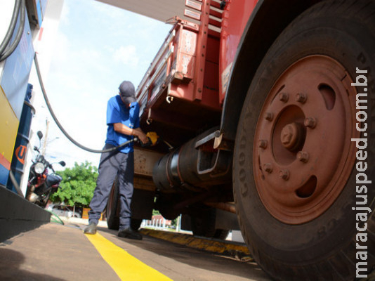 Petrobras aumentará preço do diesel a partir da quarta-feira, 4, nas refinarias Petrobras aumentará preço do diesel a partir da quarta-feira, 4, nas refinarias