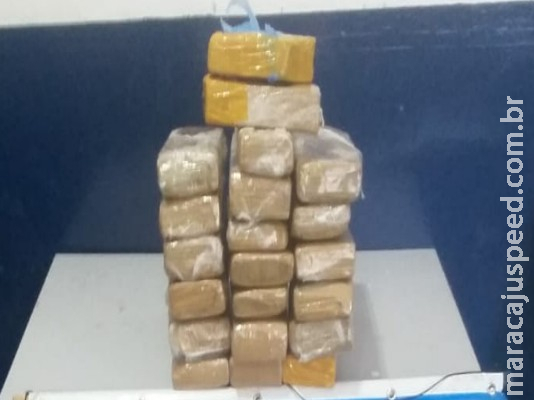 PM apreende adolescente com quase 20 kg de maconha durante abordagem em ônibus PM apreende adolescente com quase 20 kg de maconha durante abordagem em ônibus