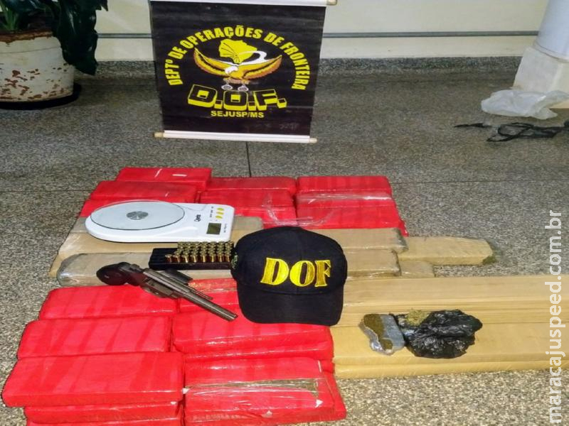 Policiais do DOF apreendem droga, armas e munições que seguiam para Cuiabá, na região de Maracaju Policiais do DOF apreendem droga, armas e munições que seguiam para Cuiabá, na região de Maracaju