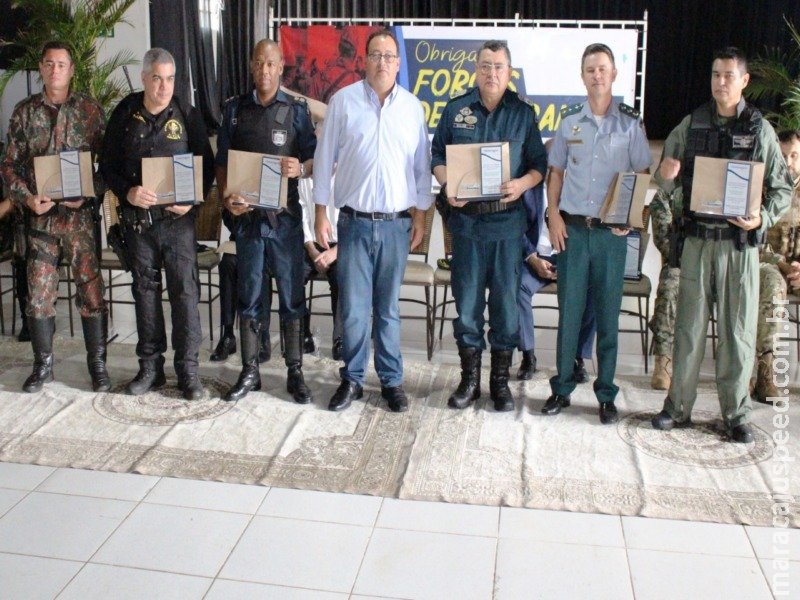 Policiais do DOF são homenageados em Amambai Policiais do DOF são homenageados em Amambai